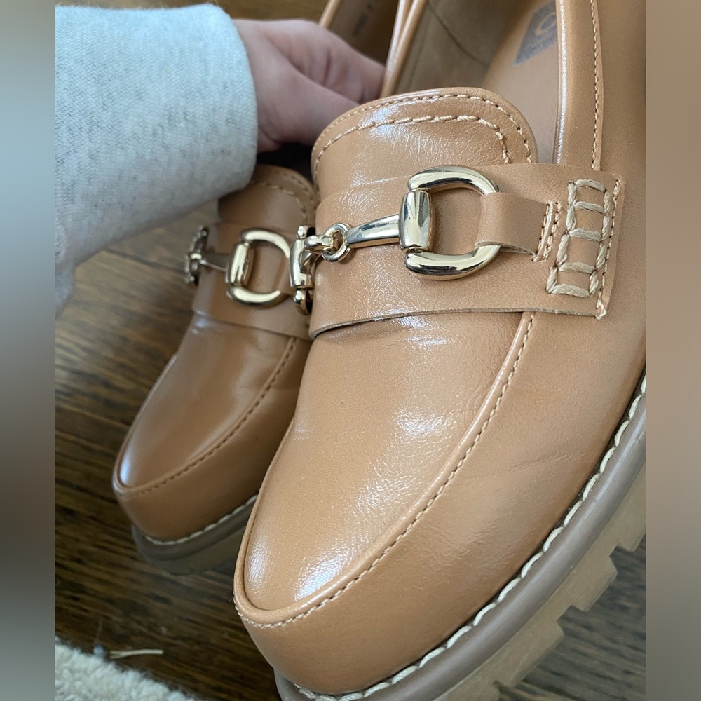 Dolce Vita Celeste Loafers in Tan